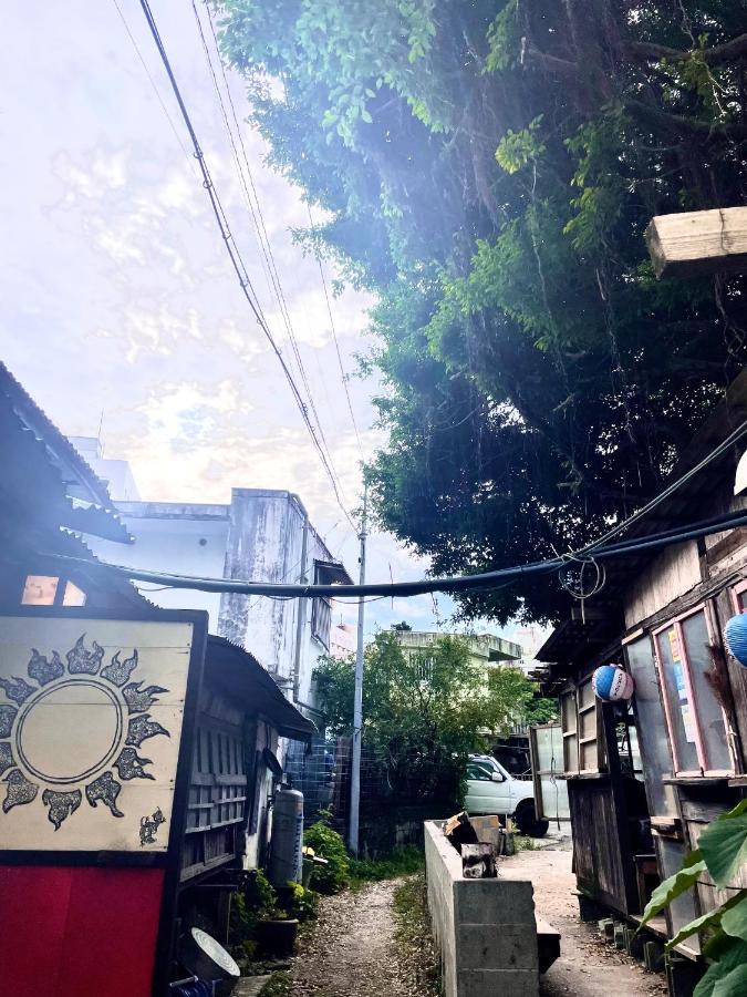 月光荘沖縄 Hotel Naha Exterior foto